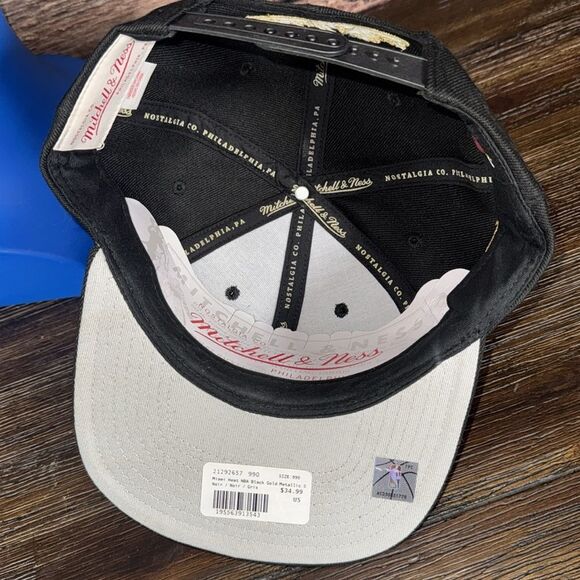 Mitchell & Ness Black and Gold Miami Heat Snapback Hat - Picture 5 of 6